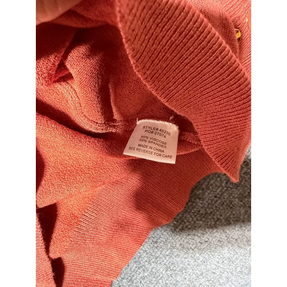 Skies Are Blue Mock Neck Sweater Womens‎ Medium Coral Excellent Gold Button Cuff